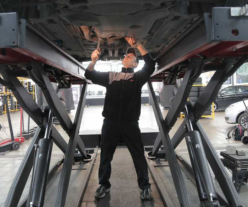 Heavy truck brake repair
