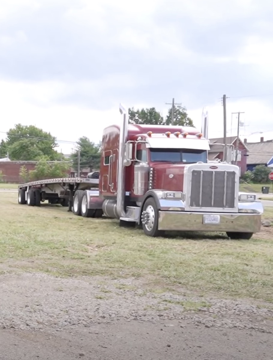 Commercial truck repair service